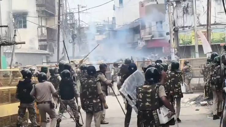उज्जैन में शाही मस्जिद का हिस्सा हटाए जाने को लेकर बवाल