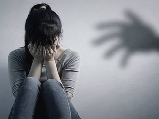 जयपुर में मनचले युवक ने युवती से जबरन बात कर दोस्ती करने का दबाव बनाया