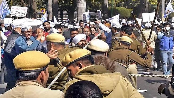 दिल्ली में SIR के खिलाफ  प्रदर्शन , जंतर-मंतर से सौरभ भारद्वाज समेत 150 प्रदर्शनकारियों को हिरासत में लिया 