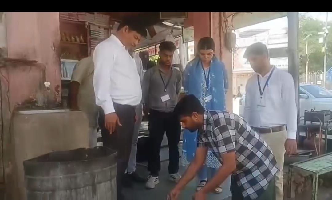 राजसमंद में अस्पतालों की कैंटीन एवं होटल का निरीक्षण, एक्सपायरी खाद्य सामग्री करवाई नष्ट