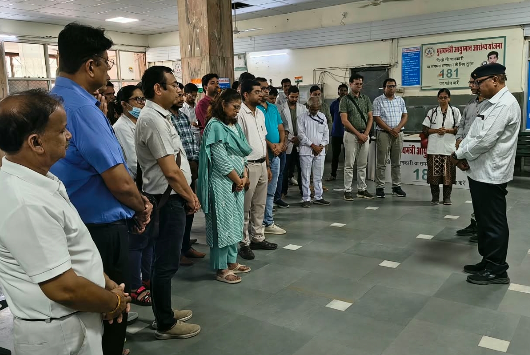 दिवंगत डॉक्टरों व मासूम बच्चों को दी श्रद्धांजलि, एमजीएच प्रांगण में 2 मिनट का रखा मौन